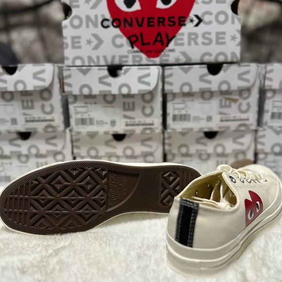 COMME DES GARÇONS PLAY
Off-White Converse Edition Chuck 70 CDG Low Sneakers - Picture 4 of 6